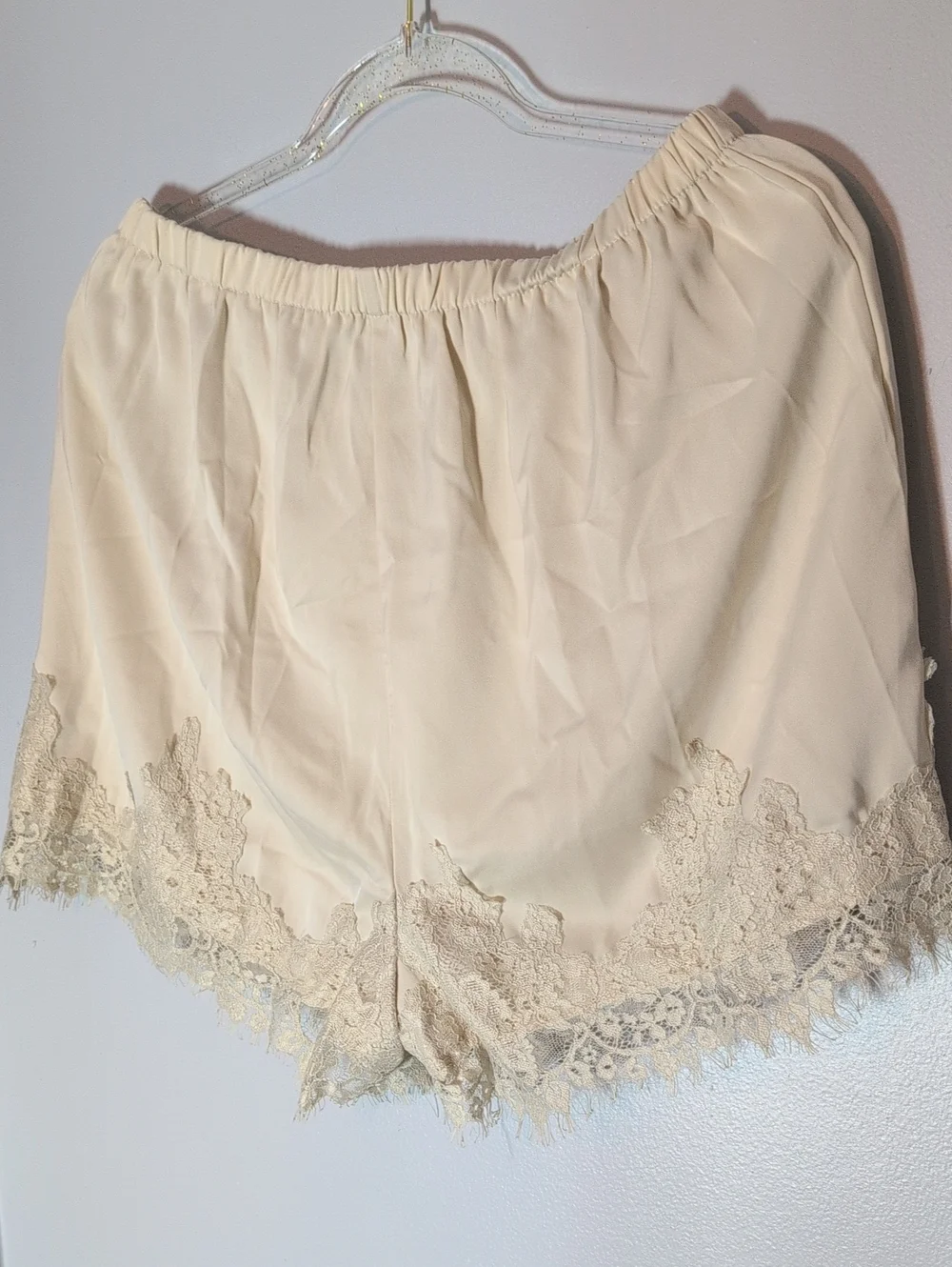 Delicate Lace-Trim Shorts in Cream